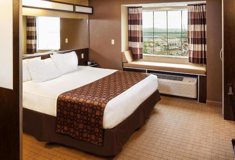 Люкс Deluxe Кровать Кинг, Microtel Inn & Suites By Wyndham St Clairsville   Wheeling