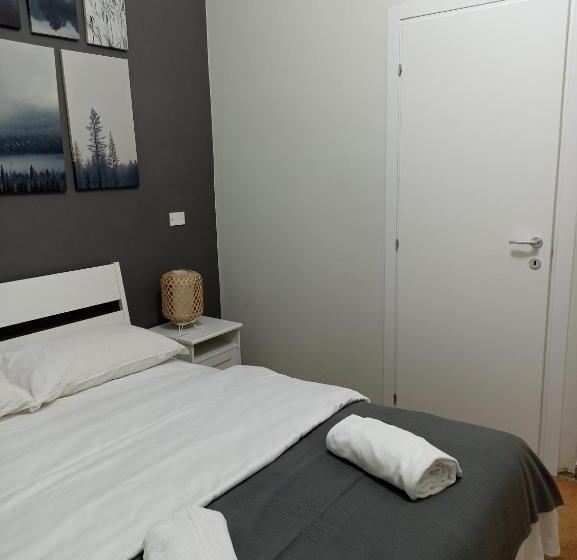 Deluxe Room, Martini Rooms