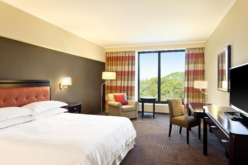 Номер Клуб Кровать Кинг, Sheraton Tucuman