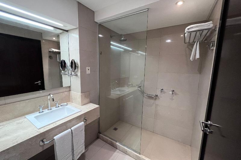 Номер Классика Кровать Кинг, Sheraton Tucuman