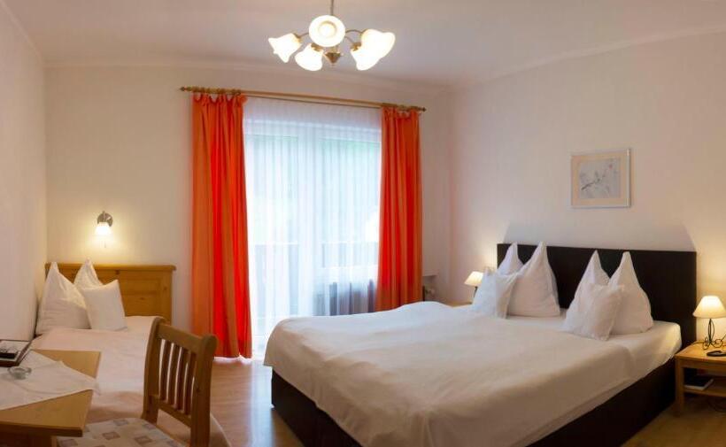 اتاق استاندارد سه نفره, Alpenhotel Ensmann