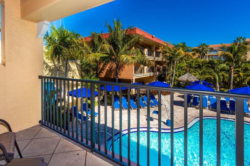 מיטת קינג בסוויטה, Coconut Cove Allsuite