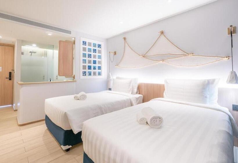 اتاق لوکس با چشم‌انداز, Panwaburi Beachfront Resort