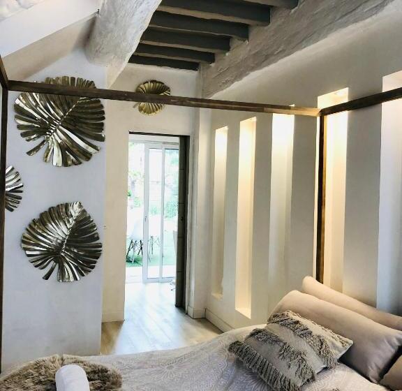 Стандартный Номер Кровать Кинг, Buddha Beach Thoiry