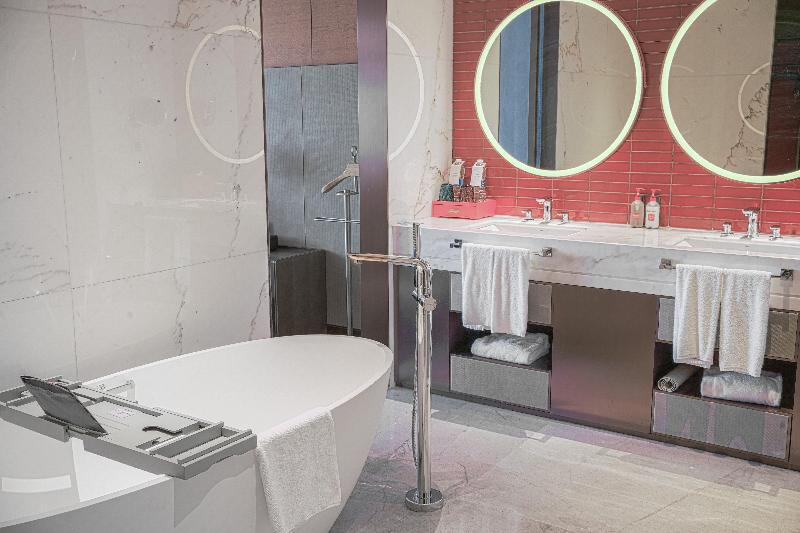 سوییت, Crowne Plaza Qingdao Jinshui, An Ihg
