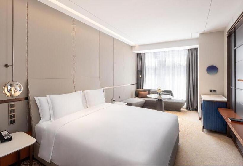 اتاق استاندارد با تخت بزرگ, Crowne Plaza Qingdao Jinshui, An Ihg