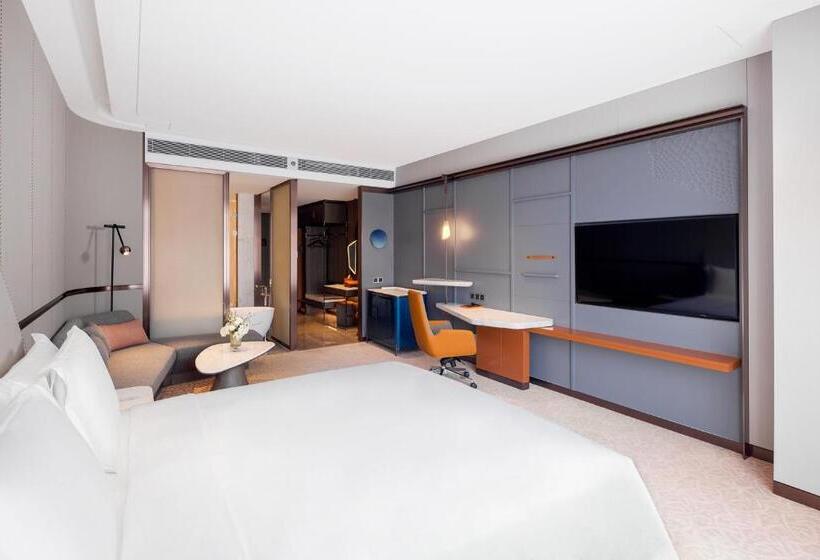 اتاق استاندارد با تخت بزرگ, Crowne Plaza Qingdao Jinshui, An Ihg