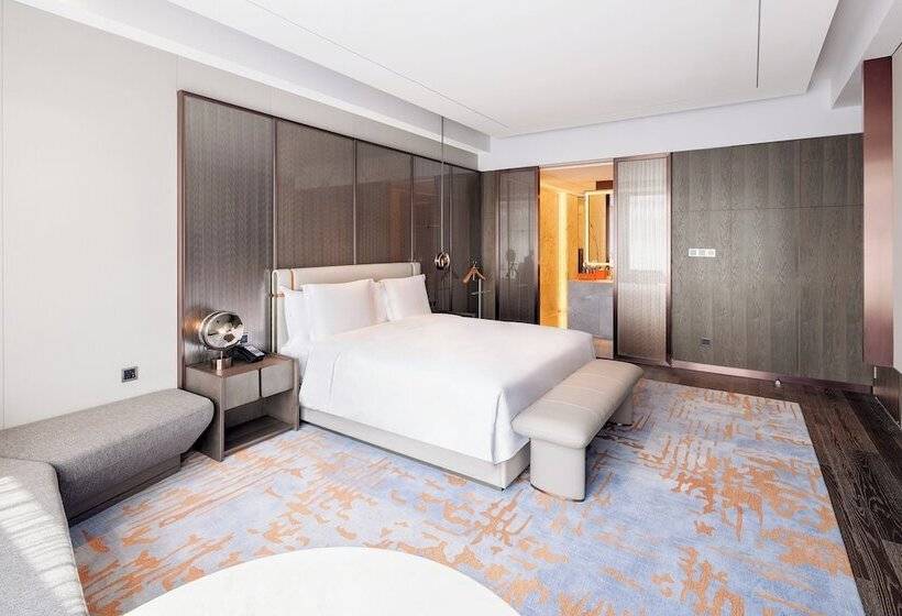سوییت, Crowne Plaza Qingdao Jinshui, An Ihg