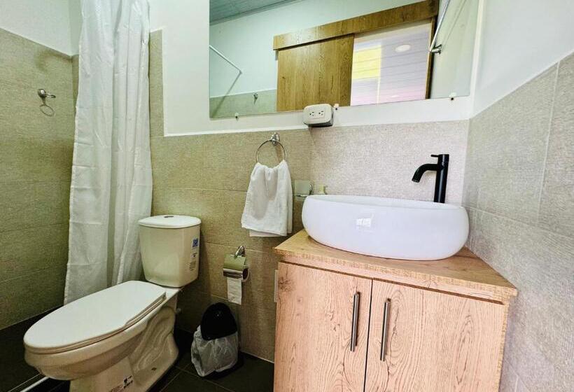 스위트, Hostal Bon Hábitat