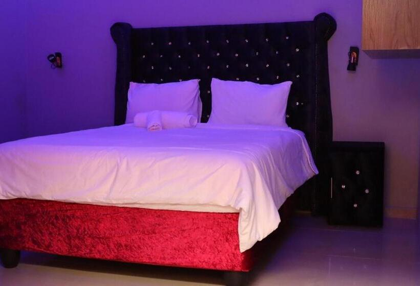 اتاق استاندارد با چشم‌انداز استخر, Princess Lodge