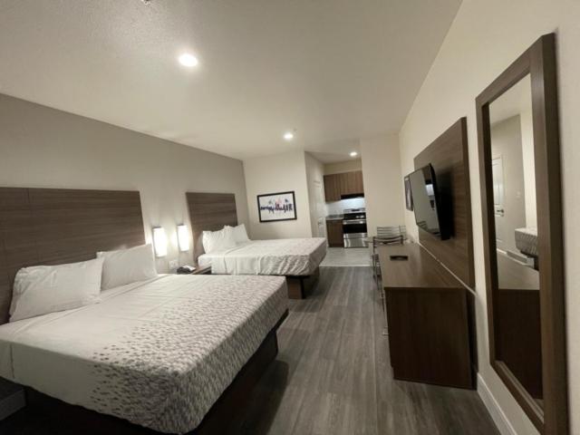 标准工作室, Palace Inn Blue  Garth Rd
