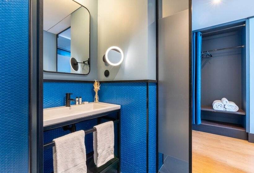 Junior suite with river view, The Editory Riverside, Santa Apolonia