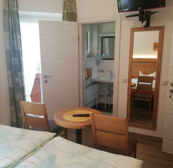 Quarto Estandar com Sacada, Haus Alpenheim