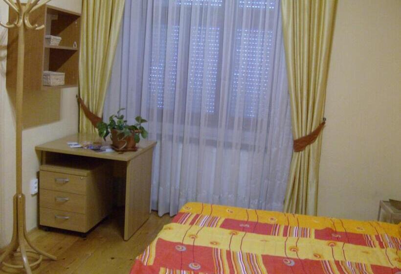 اتاق استاندارد, Csapd Le Csacsi Vendégház