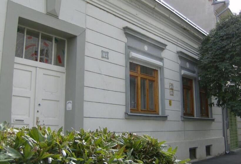 اتاق استاندارد, Csapd Le Csacsi Vendégház