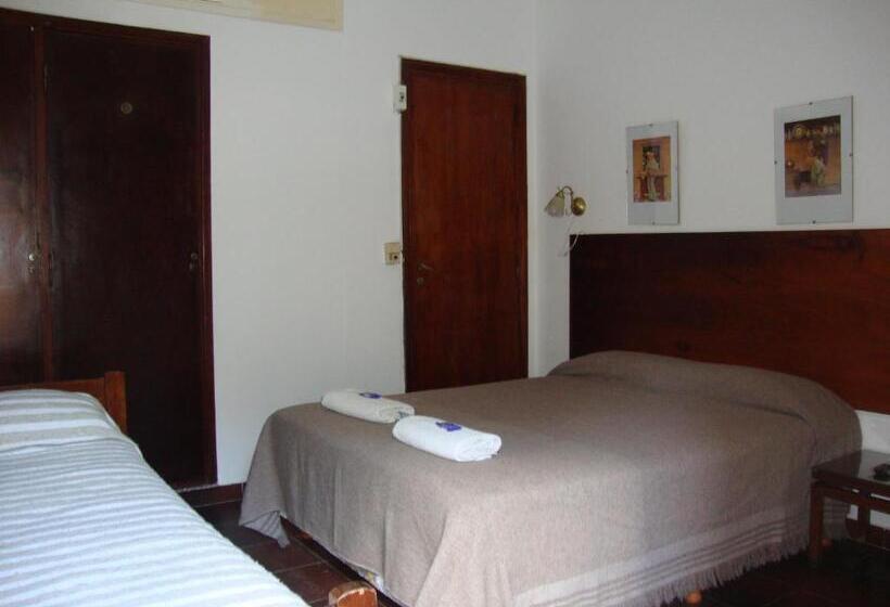 Трехместный Номер Комфорт, Hospedaje Acacia