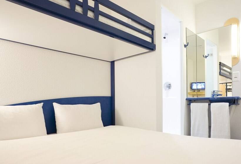Номер Стандарт Трехместный, Ibis Budget Pouillyenauxois
