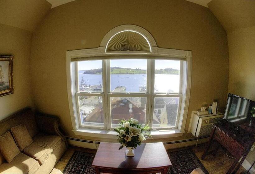 套房, Lunenburg Arms