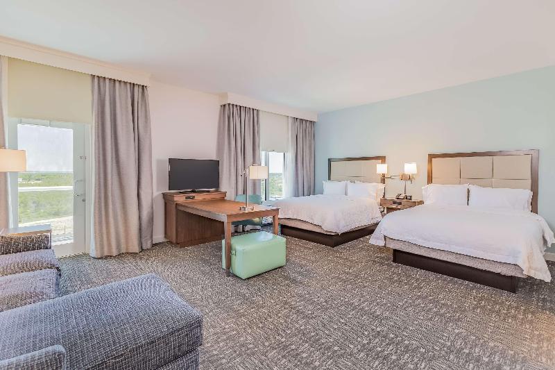 اتاق لوکس با چشم‌انداز دریا, Queenco Hotel & Casino