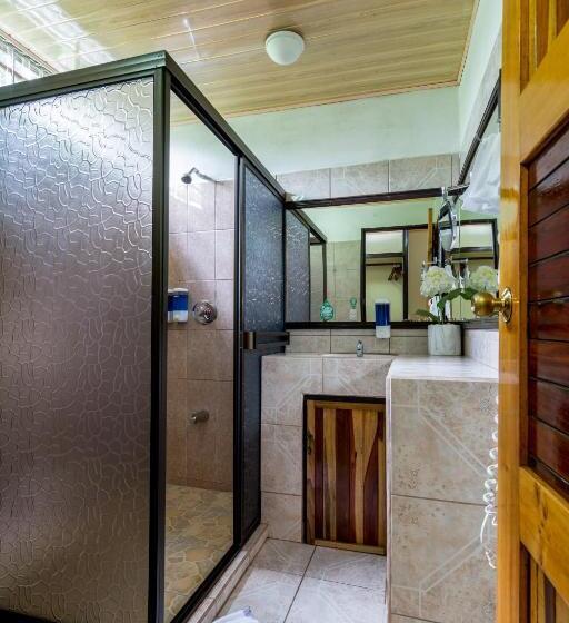 اتاق استاندارد, Ara Ambigua Lodge