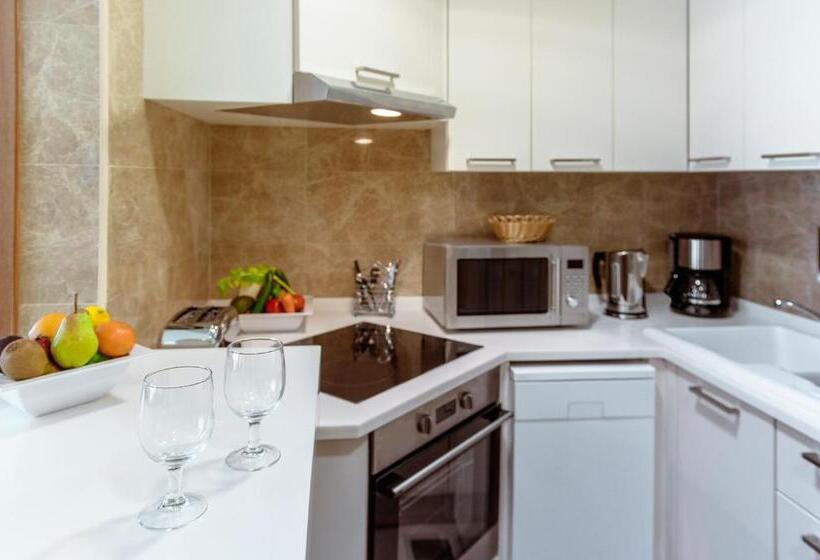 Апартаменты 2 Спальни, Aparthotel Adagio Fujairah