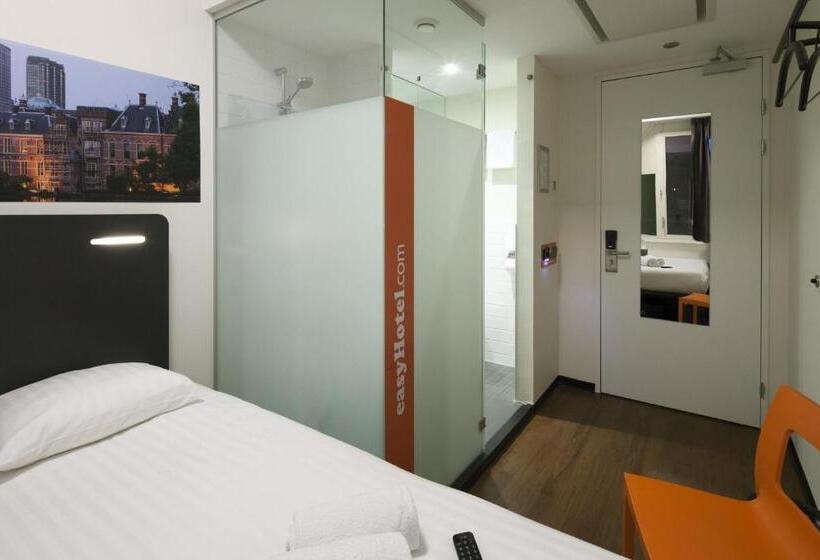 Номер Basic, Easyhotel The Hague City Centre