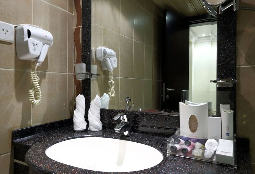 اتاق لوکس با چشم‌انداز شهر, Jazan Inn