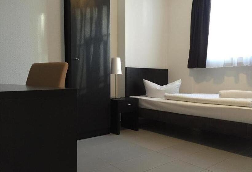 اتاق استاندارد یک نفره, Mosel Hotel Frankfurt