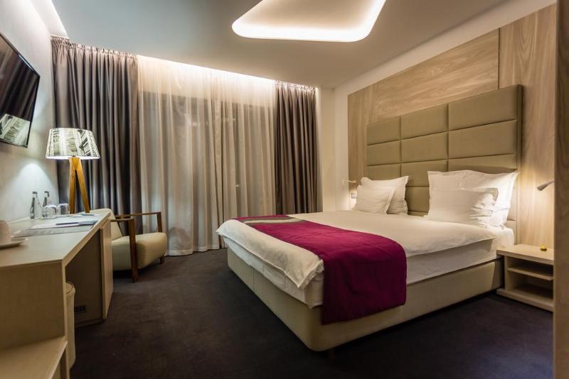 اتاق استاندارد, Colors Inn