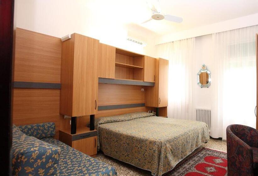 اتاق استاندارد چهار تخته, Valdor