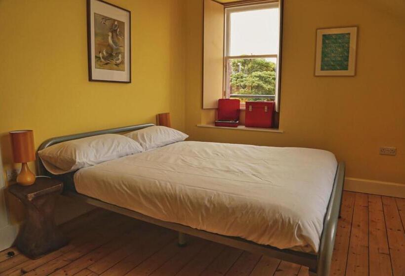 اتاق استاندارد, The Dolphin Inn Hostel