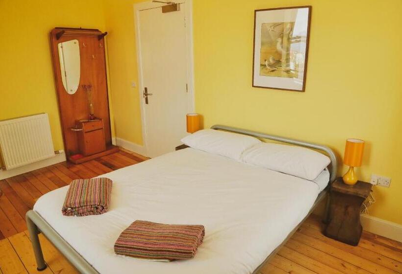 اتاق استاندارد, The Dolphin Inn Hostel