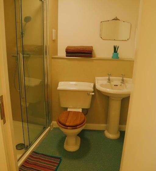 اتاق استاندارد, The Dolphin Inn Hostel