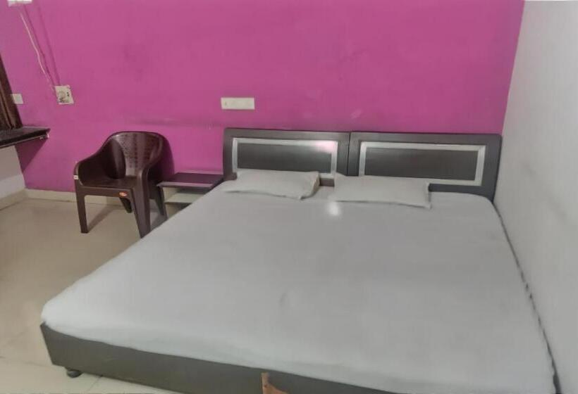 اتاق کلاسیک سه تخته, Oyo 83081 Mahima