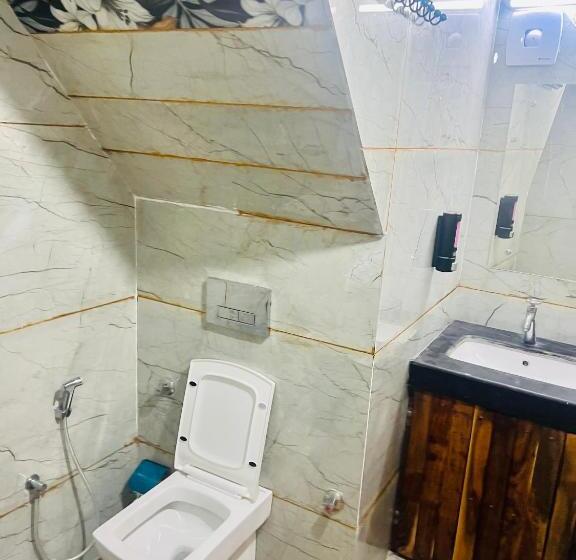 Студио Стандарт Вид на Сад, Bhoora House