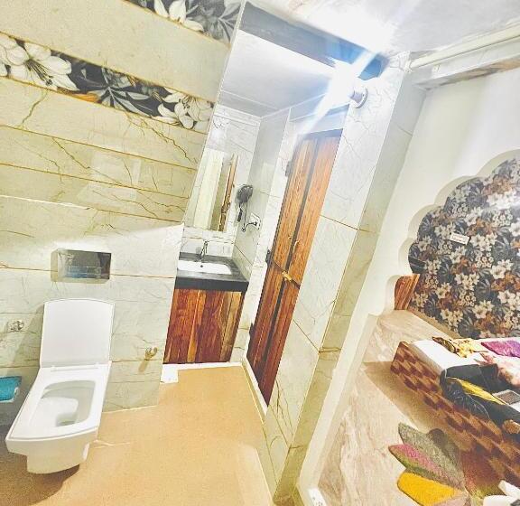 סטודיו סטנדרטי נוף לגינה, Bhoora House