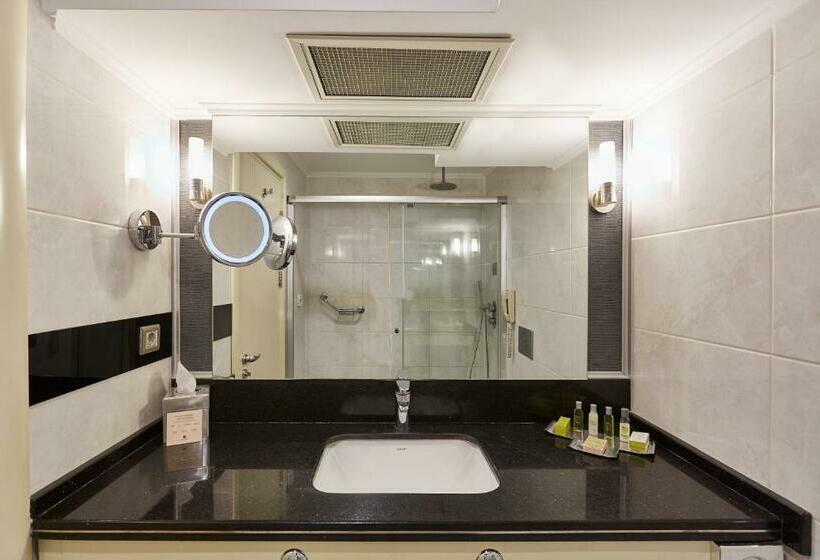 اتاق سوپریور با چشم‌انداز دریا, Doubletree By Hilton Hotel Izmir   Alsancak