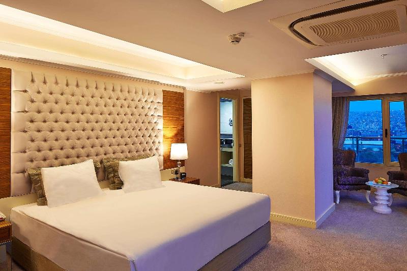 سوئیت جونیور با تخت بزرگ, Doubletree By Hilton Hotel Izmir   Alsancak