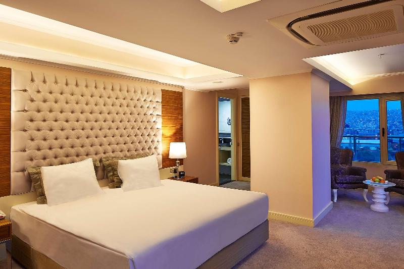 سوئیت جونیور با تخت بزرگ, Doubletree By Hilton Hotel Izmir   Alsancak