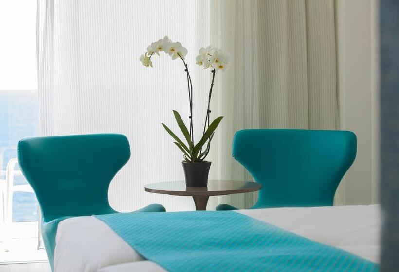 サイドシービュースーペリアールーム, King Evelthon Beach Hotel & Resort