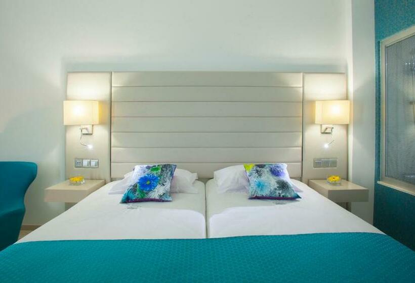 景色の見えるスーペリアルーム, King Evelthon Beach Hotel & Resort