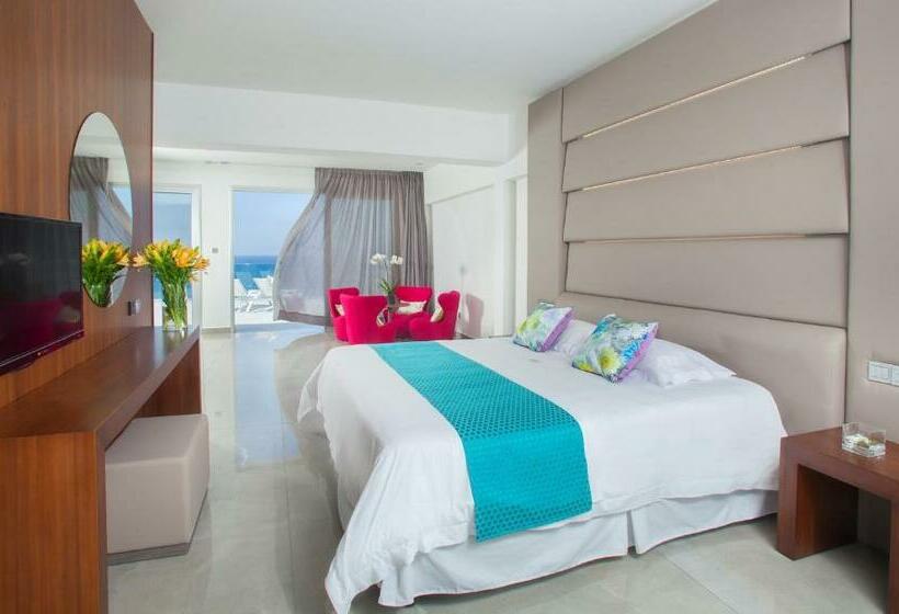 オーシャンビュージュニアスイート, King Evelthon Beach Hotel & Resort