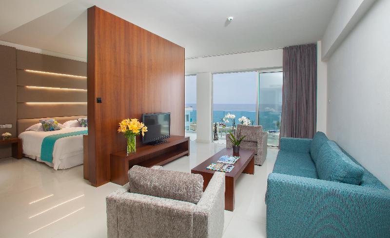 オーシャンビュージュニアスイート, King Evelthon Beach Hotel & Resort