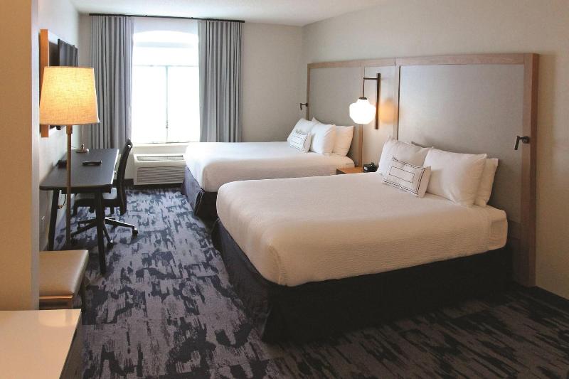 キングサイズベッドのスイートルーム, King Evelthon Beach Hotel & Resort