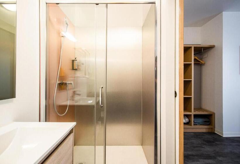 Номер Стандарт, Hôtel Pb   Paris Barcelone