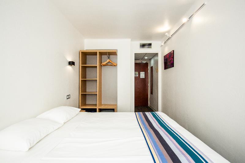 Номер Стандарт, Hôtel Pb   Paris Barcelone