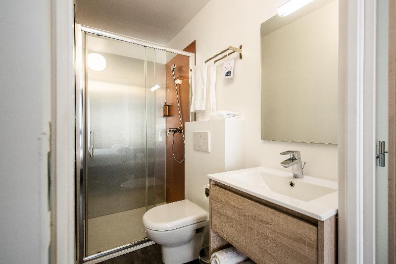 Номер Стандарт, Hôtel Pb   Paris Barcelone