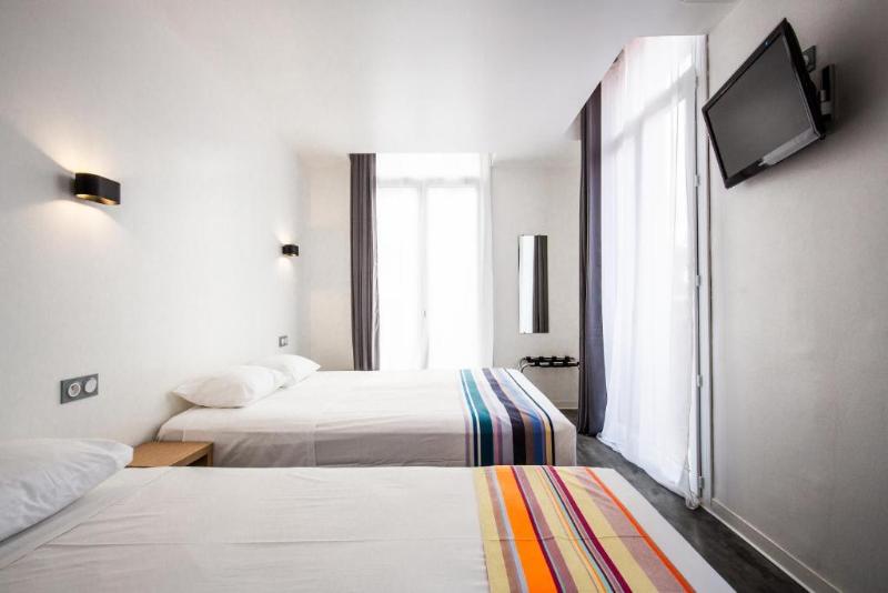 Номер Стандарт Трехместный, Hôtel Pb   Paris Barcelone