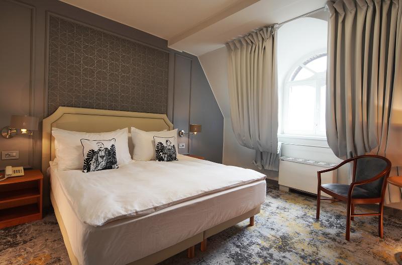 Номер Стандарт, Hôtel Pb   Paris Barcelone