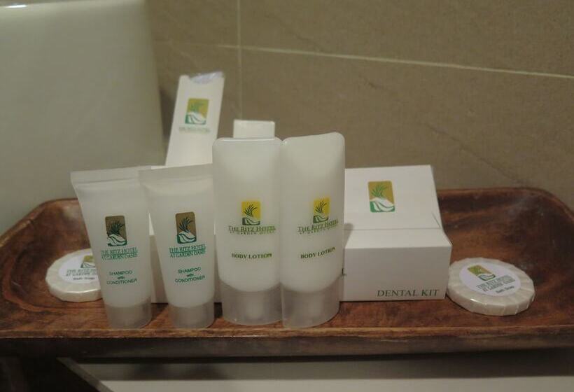 Номер Superior, The Ritz Hotel At Garden Oases